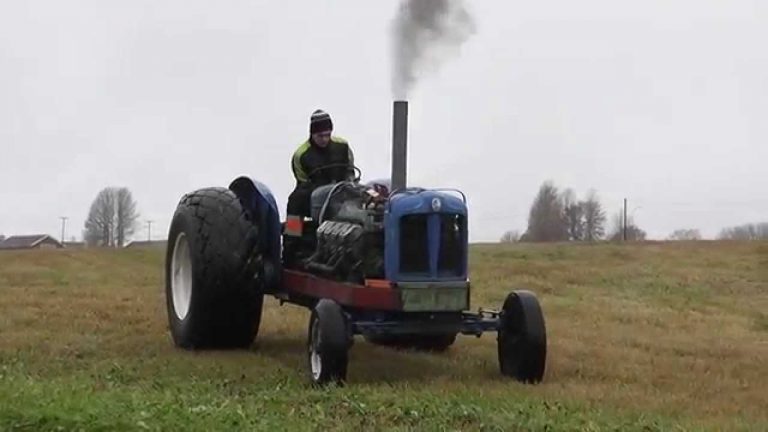 Fordson Major met een SCANIA DS14 V8 motor