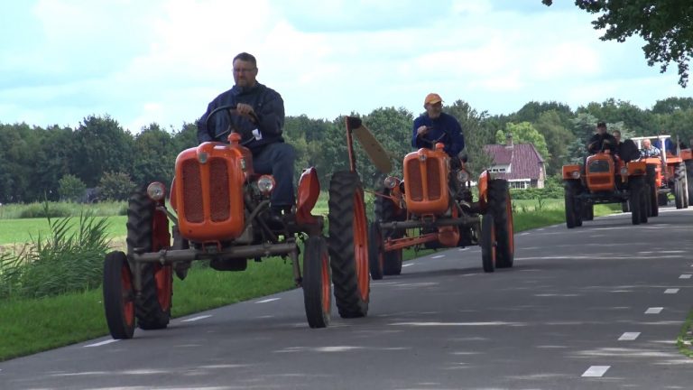 FIAT -CNH TRACTORCLUP OUDE TREKKERS TOERTOCHT DOOR DRENTHE