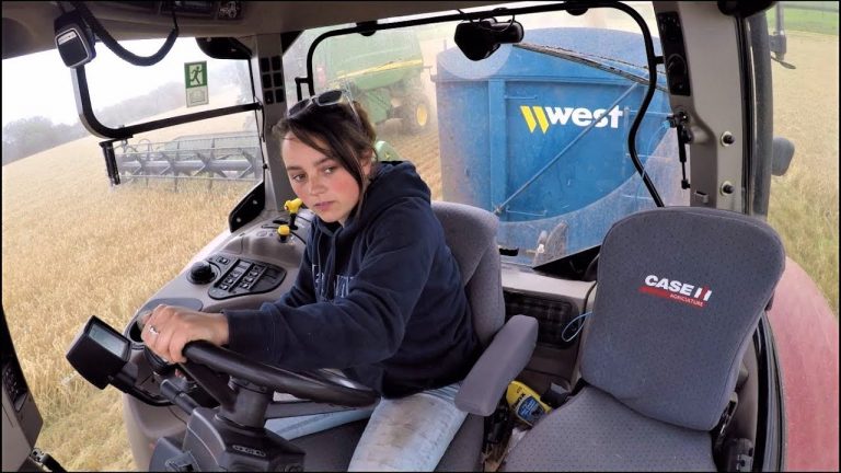 Girlpower.. John Deere C670i Hillmaster