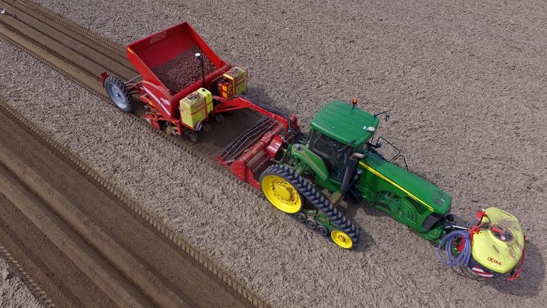 Wide load ahead! | 3.15m John Deere 8520T & Grimme GB 430 |  CTF | Spring 2017