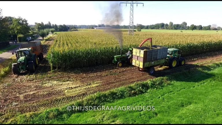 Oldskool Maishakselen | John Deere 3130 Met PZ Quattro & John Deere 6320