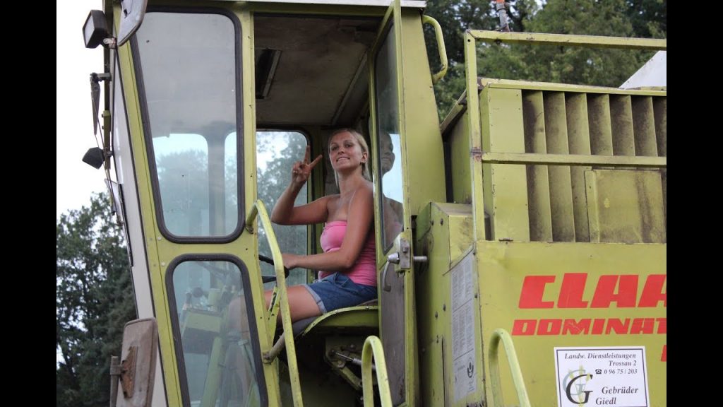 Girl power!  Combine met de Claas dominator 85 H