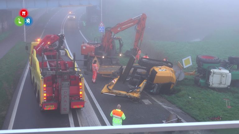 N242 afgesloten, Ongeval met Tractor bij spoorviaduct