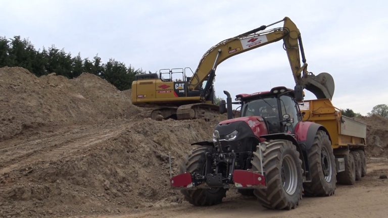 CASE OPTUM 270 CVX MET AGRI BUMPER CASE PUMA 240 CVX CAT 349 E GROND LADEN EMMEN