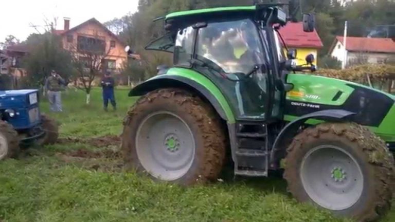 Universal 550 staat goed vast, Deutz komt wel een handje helpen