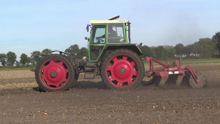 fendt f 380 GT grond lostrekken evers cultivator