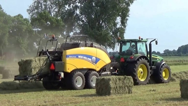 JOHN DEERE 7720 & NEW HOLLAND BIGBALER 890