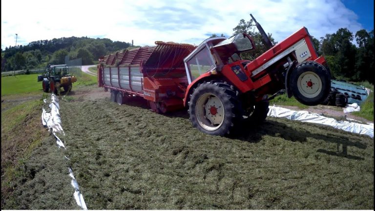Grashakselen een keer anders!!!!! IHC, Fendt, Deutz, Claas etc