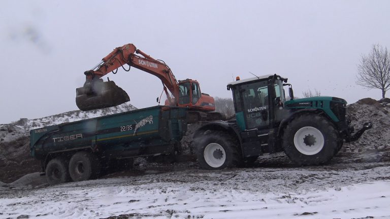 GROND TRANSPORT JCB FASTRAC 4220 11/25  25 JAAR JCB  FASTRAC