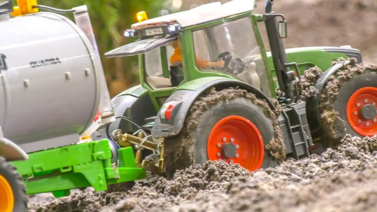 RC trekker Fendt vastgereden Case Quadtrac, John Deere, Fendt en Steiger komen in actie 