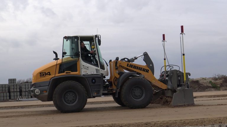 LIEBHERR 514 SPEEDER  &  LASERGESTUURD EGALIESEREN