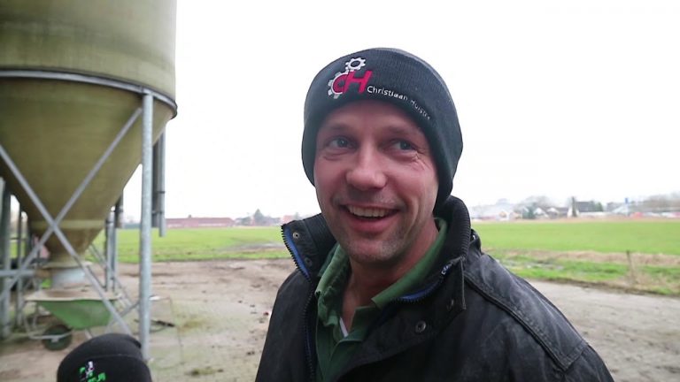 Mest uit een sleepslang: kak met gemak  De landerijen in onze provincie Groningen mogen weer worden bemest
