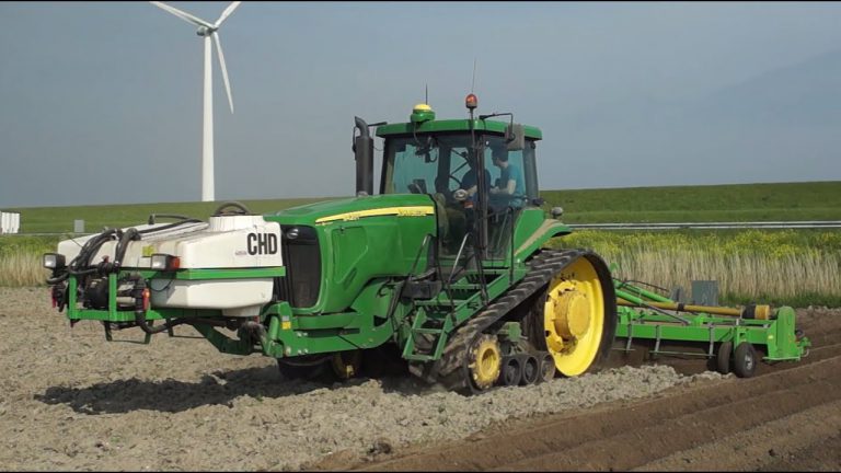 Ruggen frezen met John Deere rupstrekker  AgriTraderTV #39