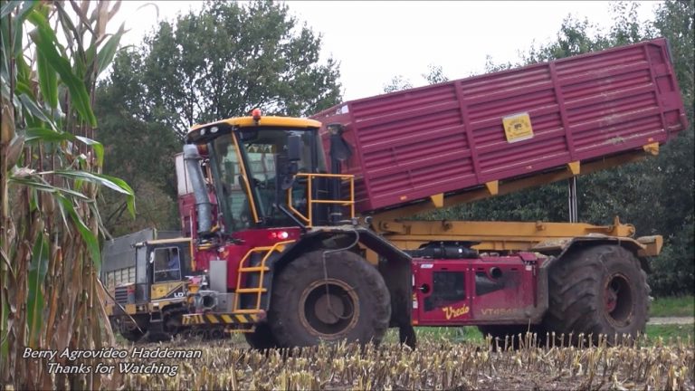 Loonbedrijf Nikkels uit Teuge  Claas Jaguar 900 op rupsen Vredo VT4546 V6 en een Mitsubishi LD1000 op rups. Berry Haddeman