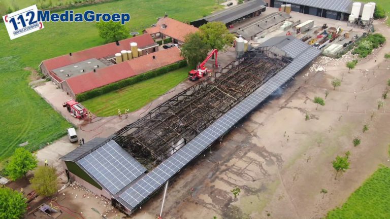 Grote brand in kippenstal in Renswoude l 30 April 2019