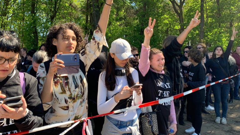 Meat the victims activisten bezetten varkensstal in Boxtel