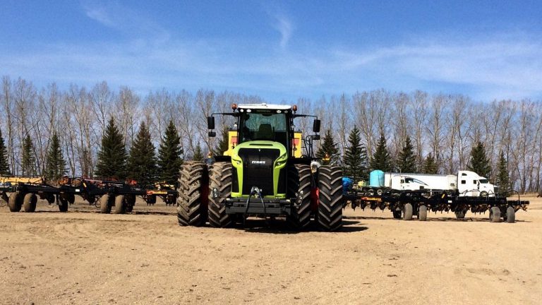 Claas Xerion 5000 voor Versluis grain farms in Saskatchewan Canada Trekkerweb