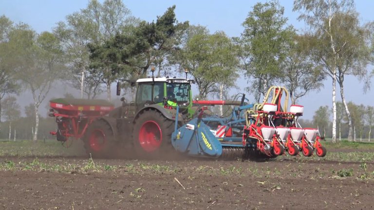 SPITTEN EN MAIS ZAAIEN IN EEN WERKGANG MET EEN FENDT 720 IMANTS GASPARDO