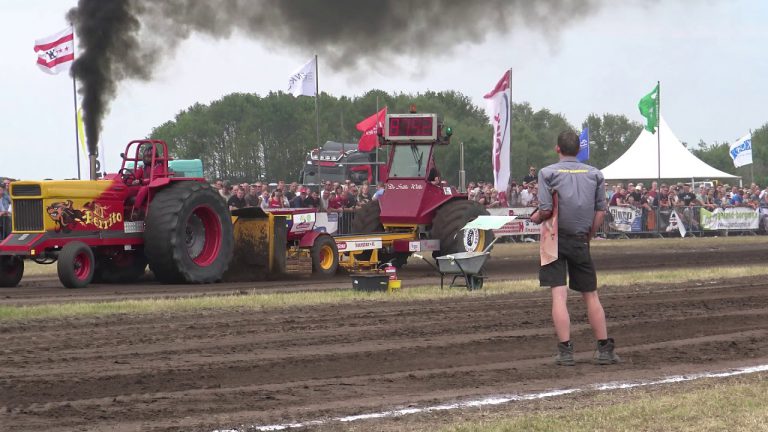 TREKKERSLEP SCHOONEBEEK VOLVO BM VOOR DE SLEEPWAGEN