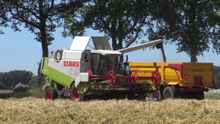 CLAAS LEXION 420 COMBINE