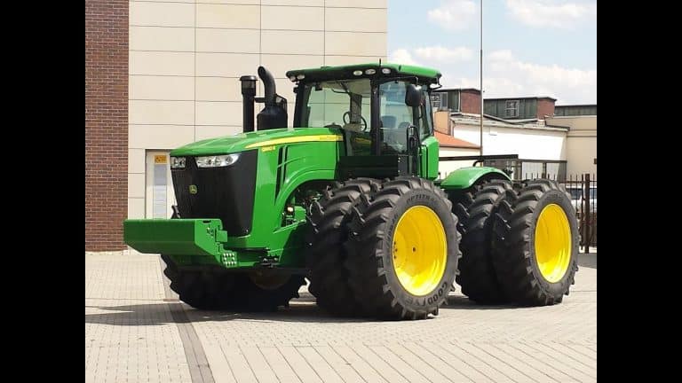 Genieten van de sounds of John Deere 7810, 7930 of 8310 en 8320. — kamasu666