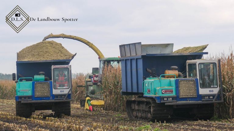 Mais hakselen 2020 met een John Deere 6750 op rups van Loonbedrijf Oussoren