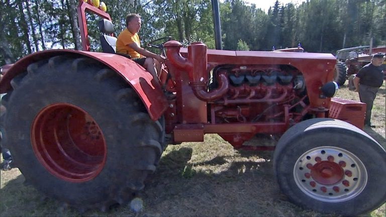 Ossi Mauriala presenteert de Volvo-tractor met een Scania14-liter V8 motor