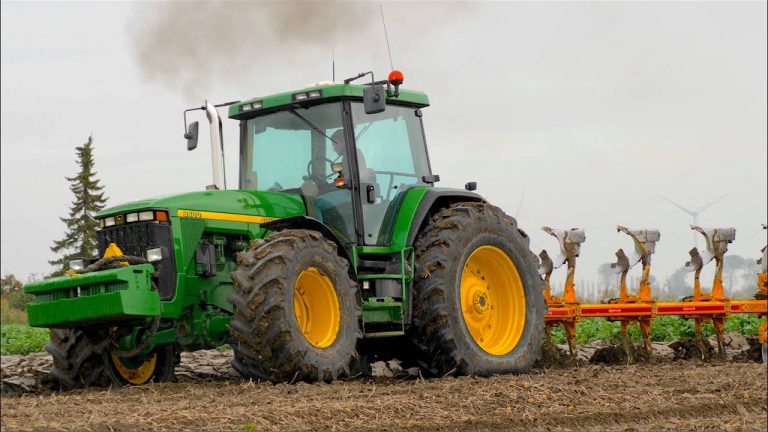 Sound !! Akkerbouwer Goense – Ploegen met een John Deere 8400 met een OPEN PIJP Gebouwd in de USA