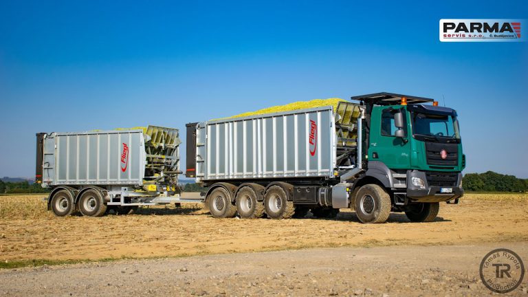 Mais lossen met een Tatra met aanhanger…….Tatra Phoenix Euro 6 & Fliegl 60m3 mais