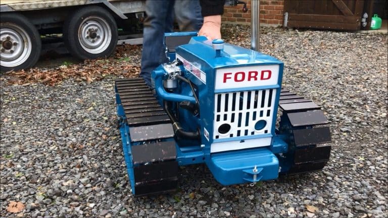 Zelfgemaakte trekker | Ford 5000 met Kawasaki motor