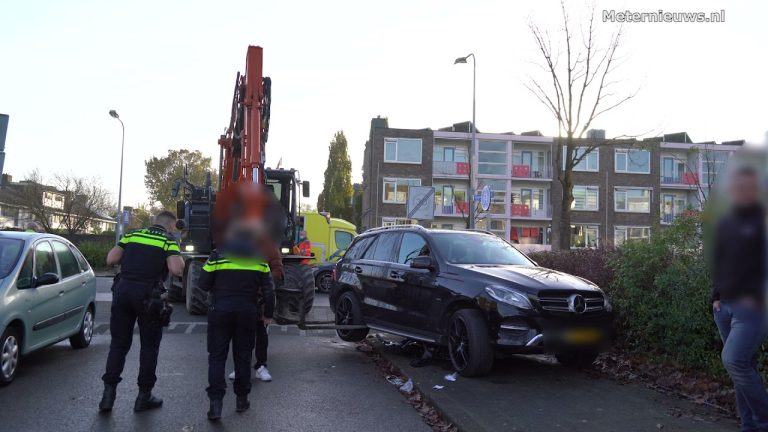 Kraanmachinist tilt auto op na ongeluk met fietser