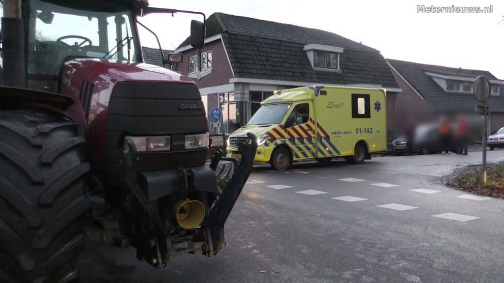 Trekker en automobilist botsen | Trekker verliest band | Oudestreek (N979)