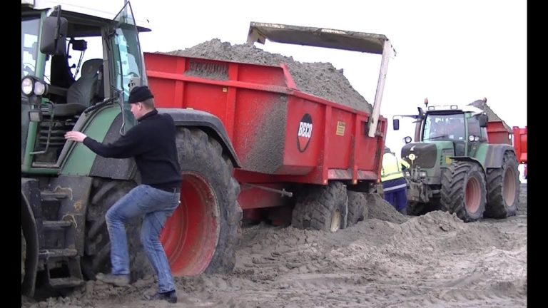Fendt 930 Vario vast in het zand bij Pier van Oterdum