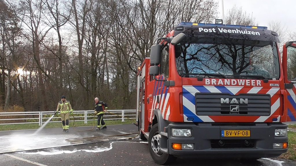Trekker verliest olie | Kilometer lang oliespoor op N919